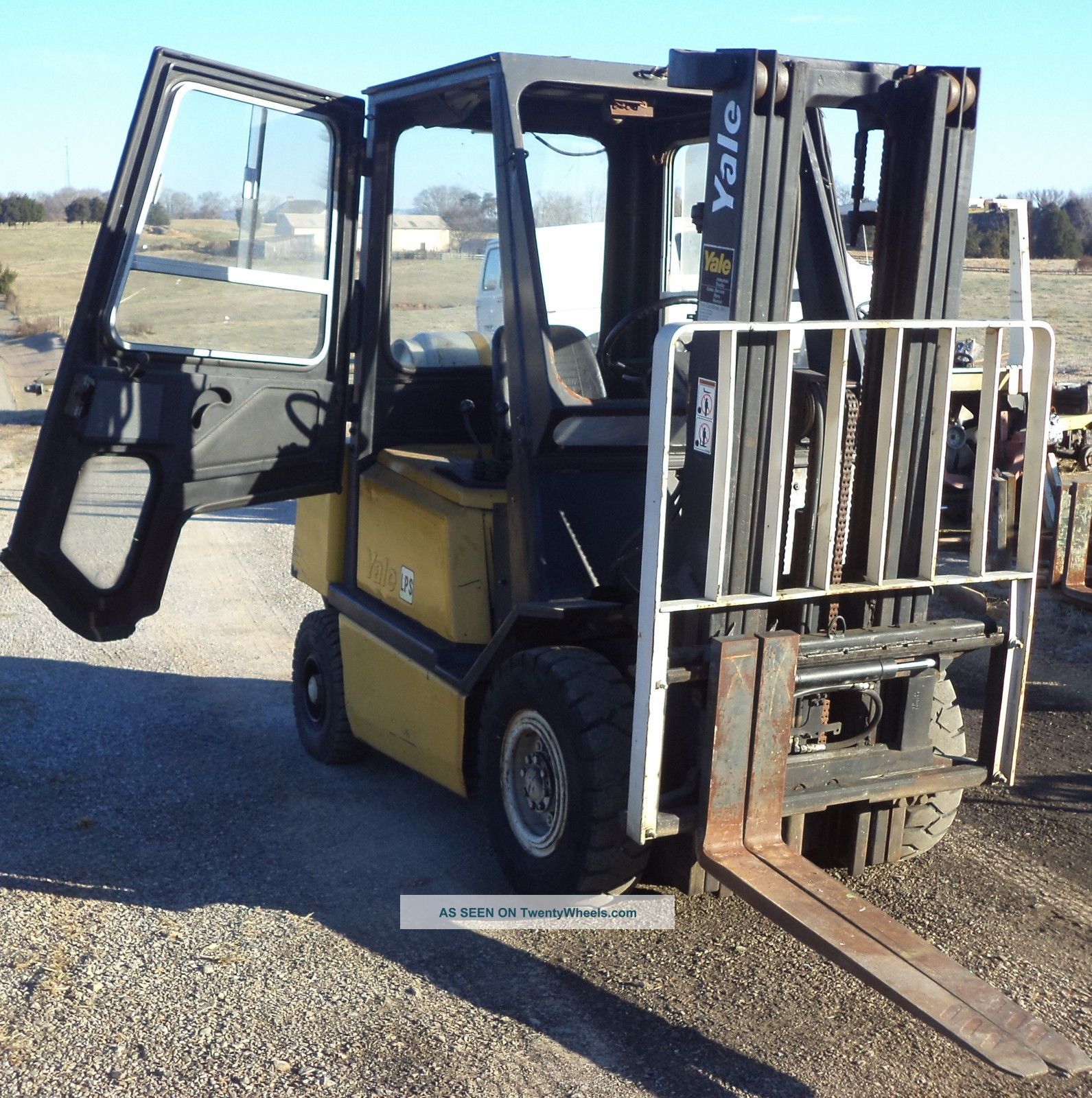 Yale 5000 Lb Pneumatic Forklift W/removable Doors