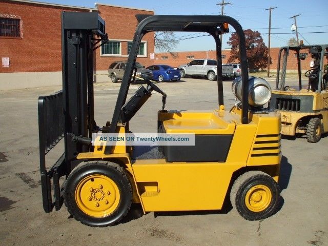 Daewoo Pneumatic Tire Forklift G25 - 2 Forklifts photo