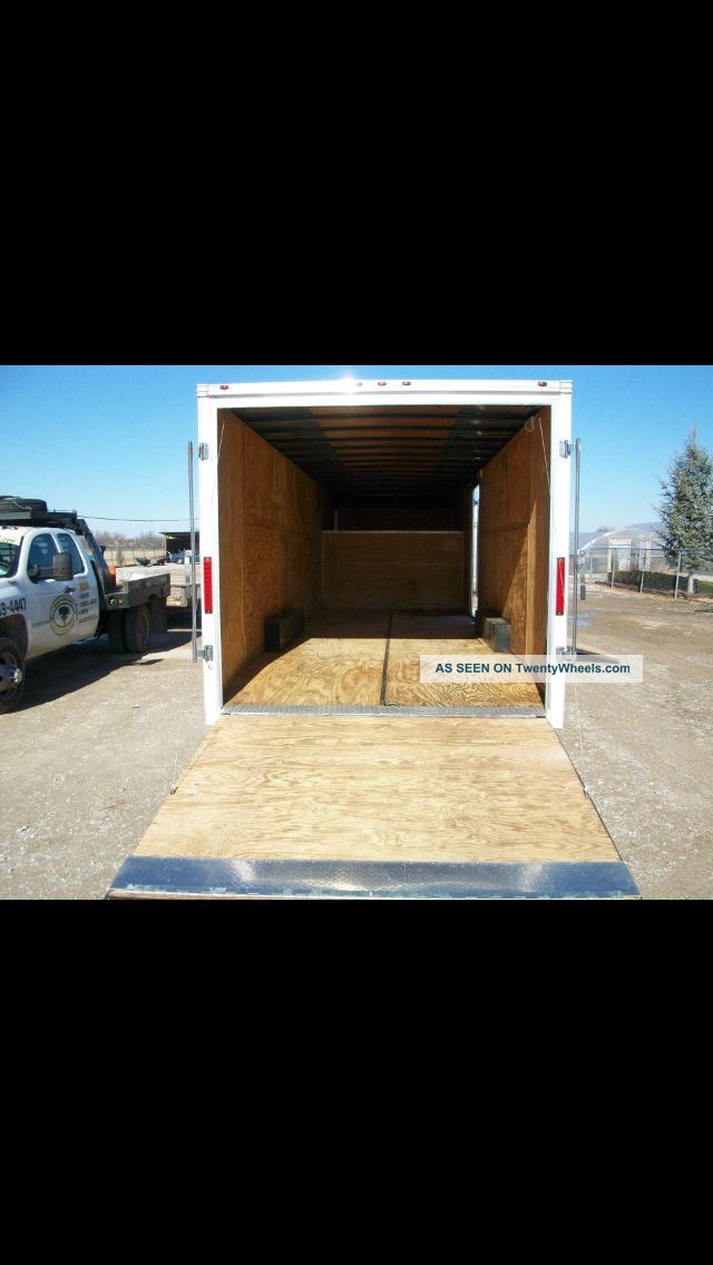 Hardly 2010 24 ' Enclosed Extra Tall Gooseneck Doolittle Trailer