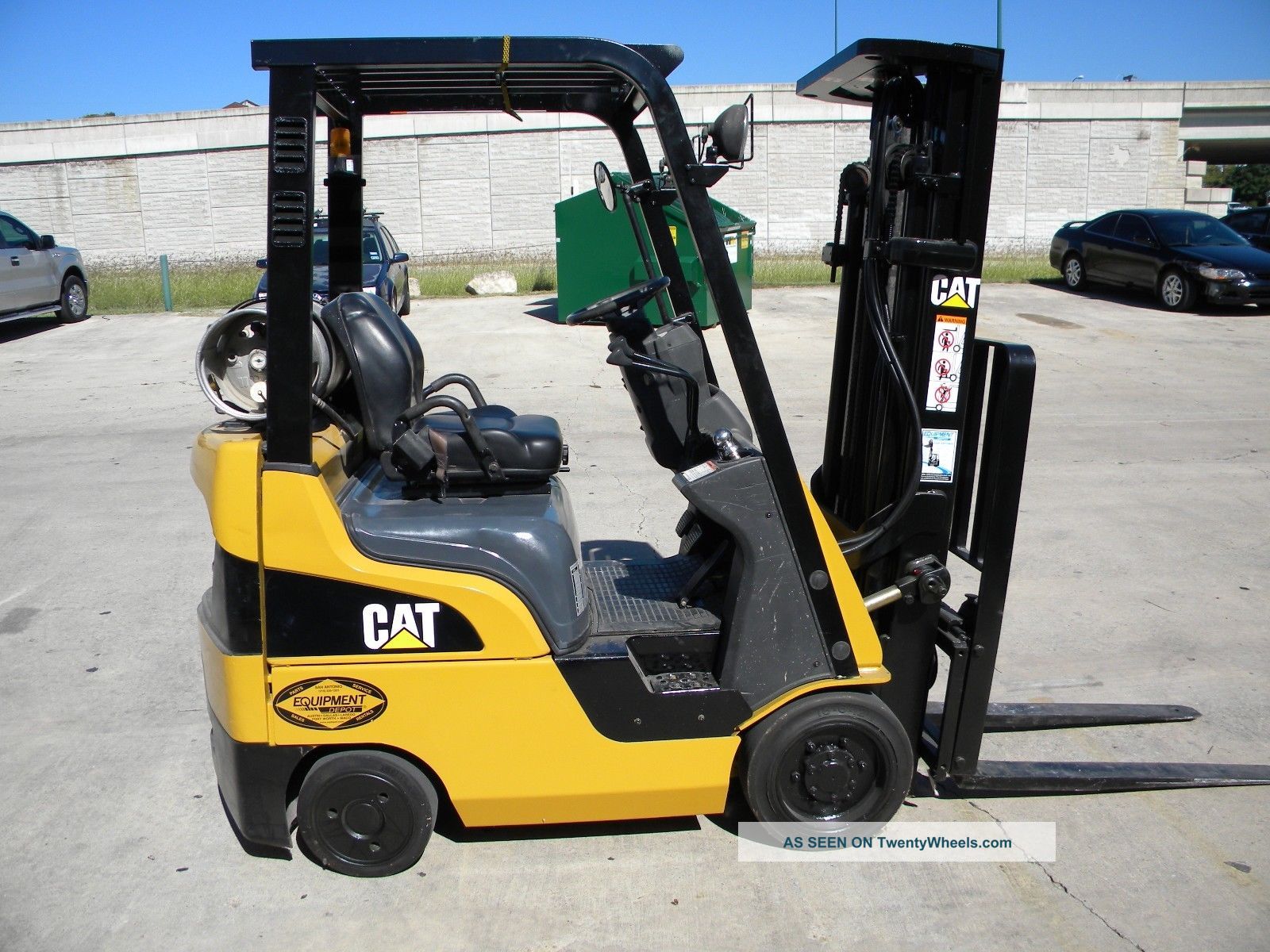 2006 Cat 3000 Triple Mast Warehouse Forklift,  Lp Powered,  Ss,  Excellent Shape Forklifts photo