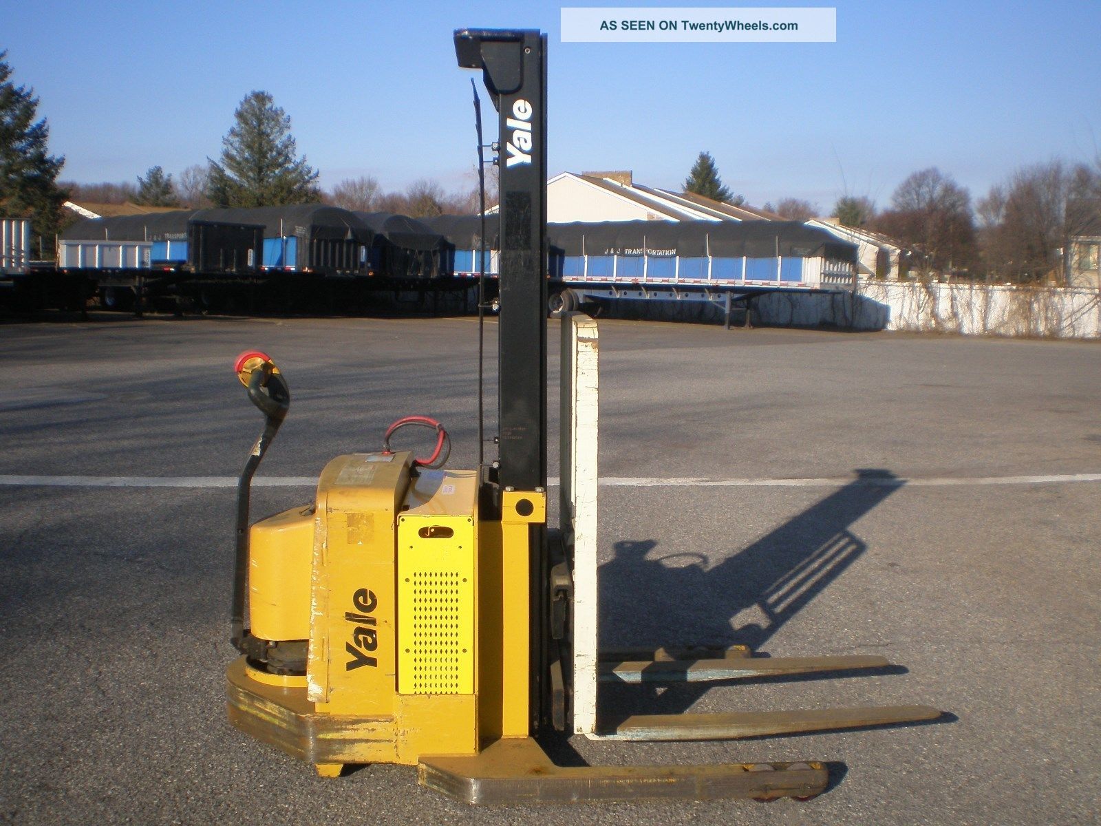 2004 Yale Walkie Stacker 4000 Lbs Capacity Forklifts photo