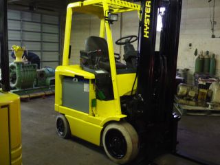 Hyster 5000 Lb Electric Forklift With Side Shift 48 Vdc photo