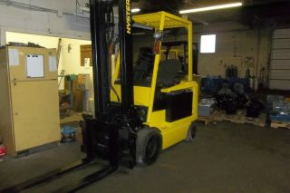 Hyster 5000 Lb Electric Forklift 36 Volts With Fork Positioner photo