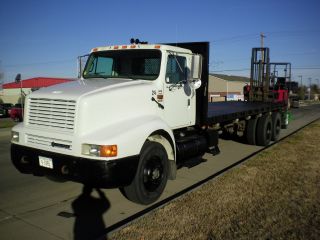 1996 International White 8000/8200 Series W/24ft Flatbed Includes Moffit Forklif photo