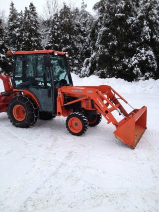 Kubota B3030 Hsdc Cab Tractor With Heat And A/c 237 Hours photo