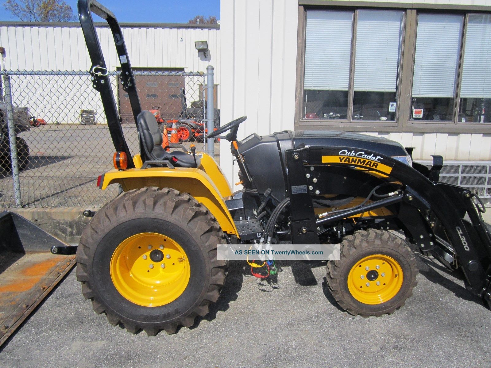 (24) Cub Cadet Ex3200 With Loader