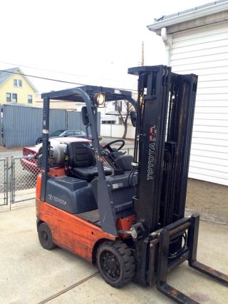 2005 Toyota 7fgcu15 3000lb Cushion Tire Forklift photo