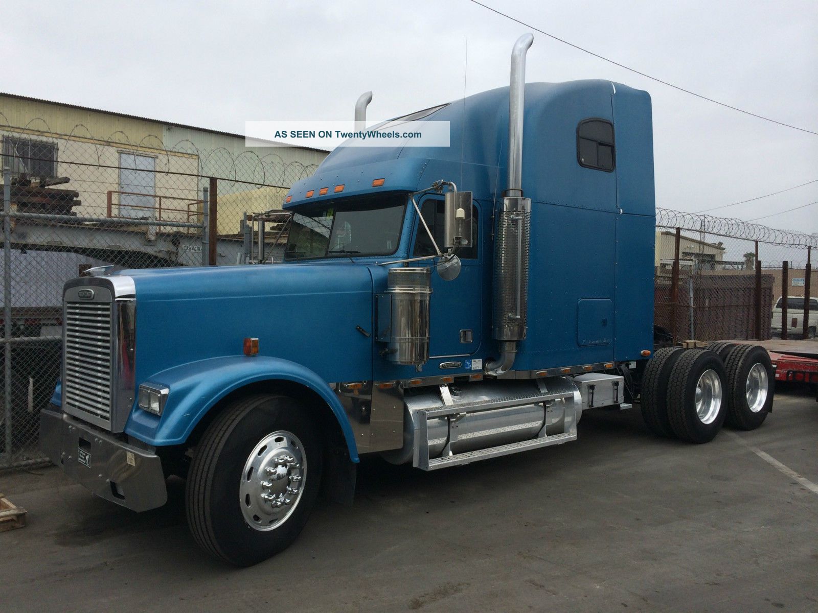 1998 Freightliner Classic Sleeper Semi Trucks photo