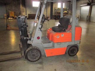 - Fork Lifts Hi Low Toytoa 5000lb Great Shape photo