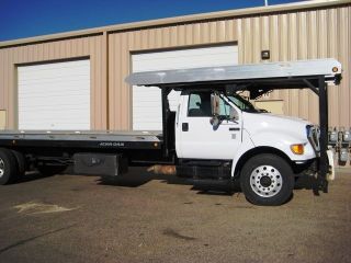 2004 Ford F - 750 photo