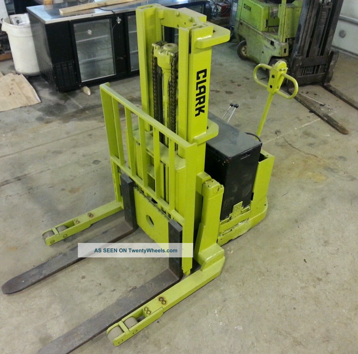 Clark 12v Electric Forklift / Pallet Jack 3000lb Lift Forklifts photo