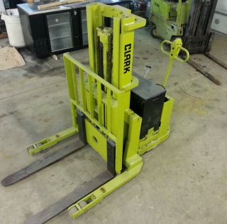 Clark 12v Electric Forklift / Pallet Jack 3000lb Lift photo