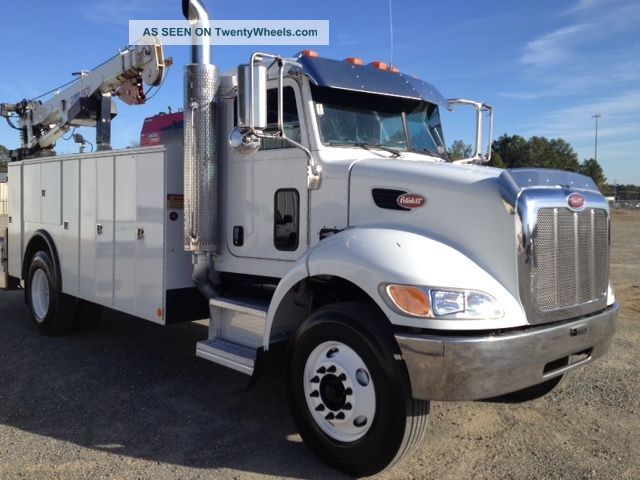 2009 Peterbilt 335 Utility / Service Trucks photo