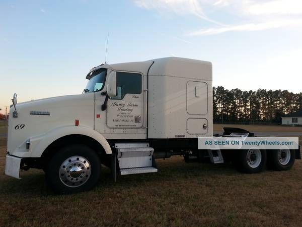 2001 Kenworth T800 Sleeper Semi Trucks photo