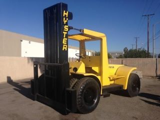 Hyster Forklift 30,  000 Lb Capacity Lp Gas Gm Engine Paint Pneumatic Tires photo