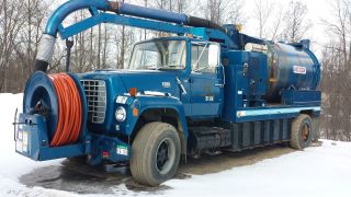 1990 Ford L9000 photo