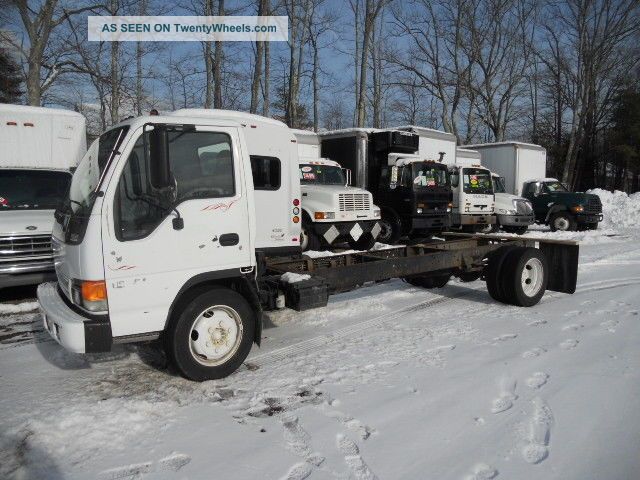 1999 Isuzu Box Trucks / Cube Vans photo