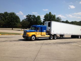 2000 Freightliner Fld 120 photo