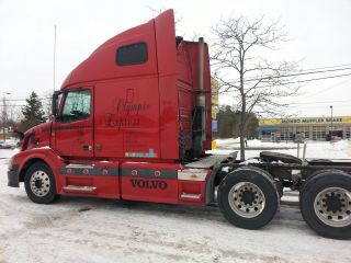 2004 Volvo Vnl 670 photo