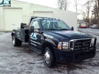 2002 Ford F550 4x4 Wrecker photo