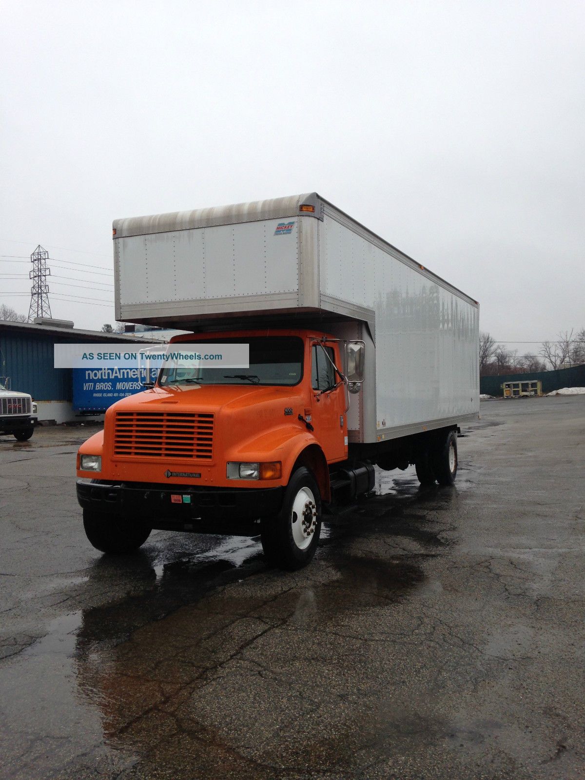 2001 International 4400 Box Trucks / Cube Vans photo