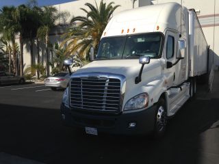 2012 Freightliner Cascadia photo