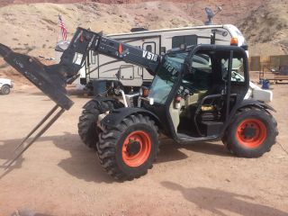 Bobcat V518 Versahandler Forklift Telahandler photo