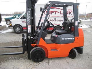 Toyota Forklift 5000 Lbs. photo