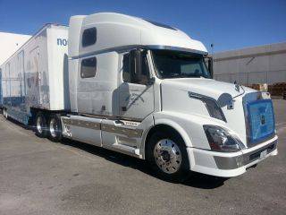 2005 Volvo Semi Truck 780 photo