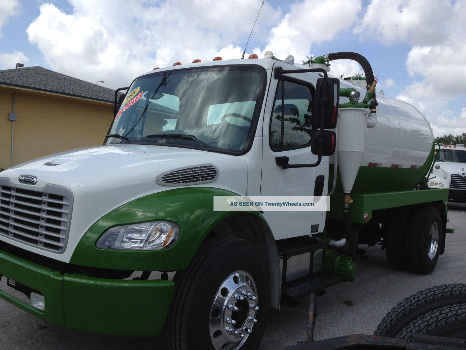 2008 Freightliner M2 Box Trucks / Cube Vans photo