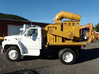 1993 Ford F - 600 photo
