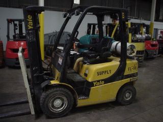 2010 Yale Glp050.  Pneumatic Forklift.  1782 Hours 5000 Lb Capacity 3 Stage Mast. photo