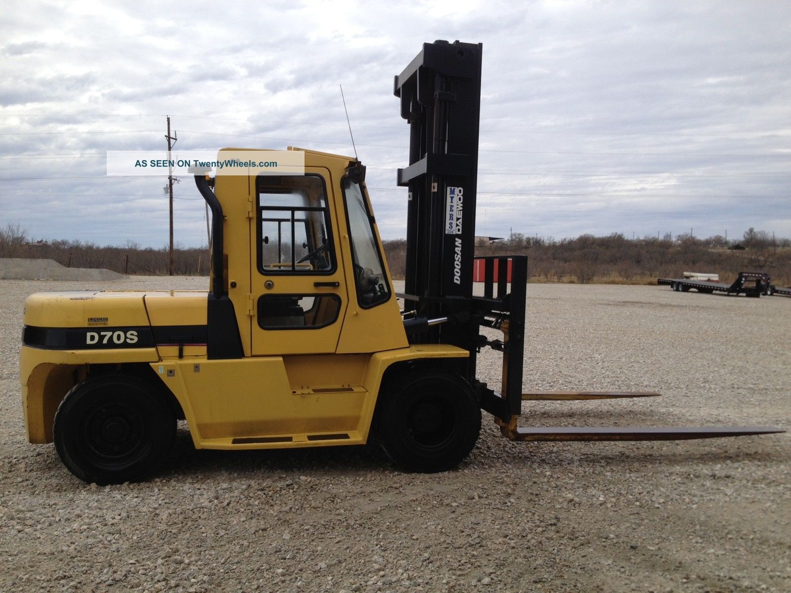 Doosan D70s2 15,  500 Lb Cab Forklift - Conatiner,  Pipe Yard,  Construction Lift Forklifts photo