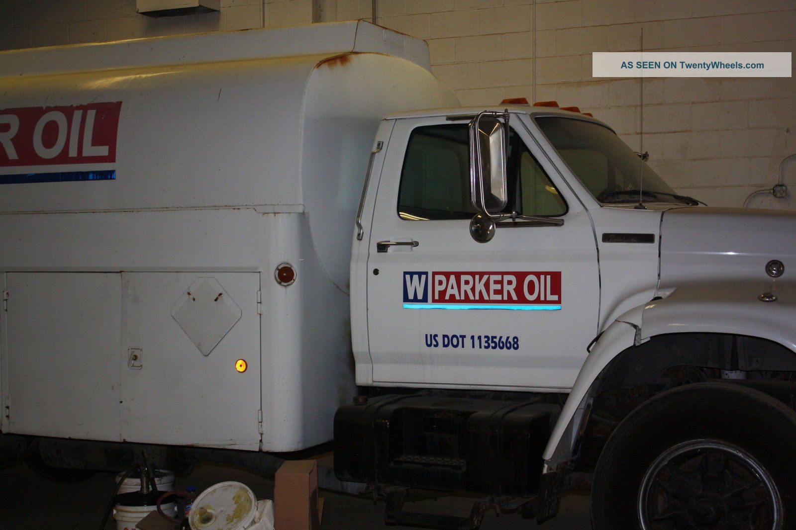 1995 Ford F - 800 Utility / Service Trucks photo