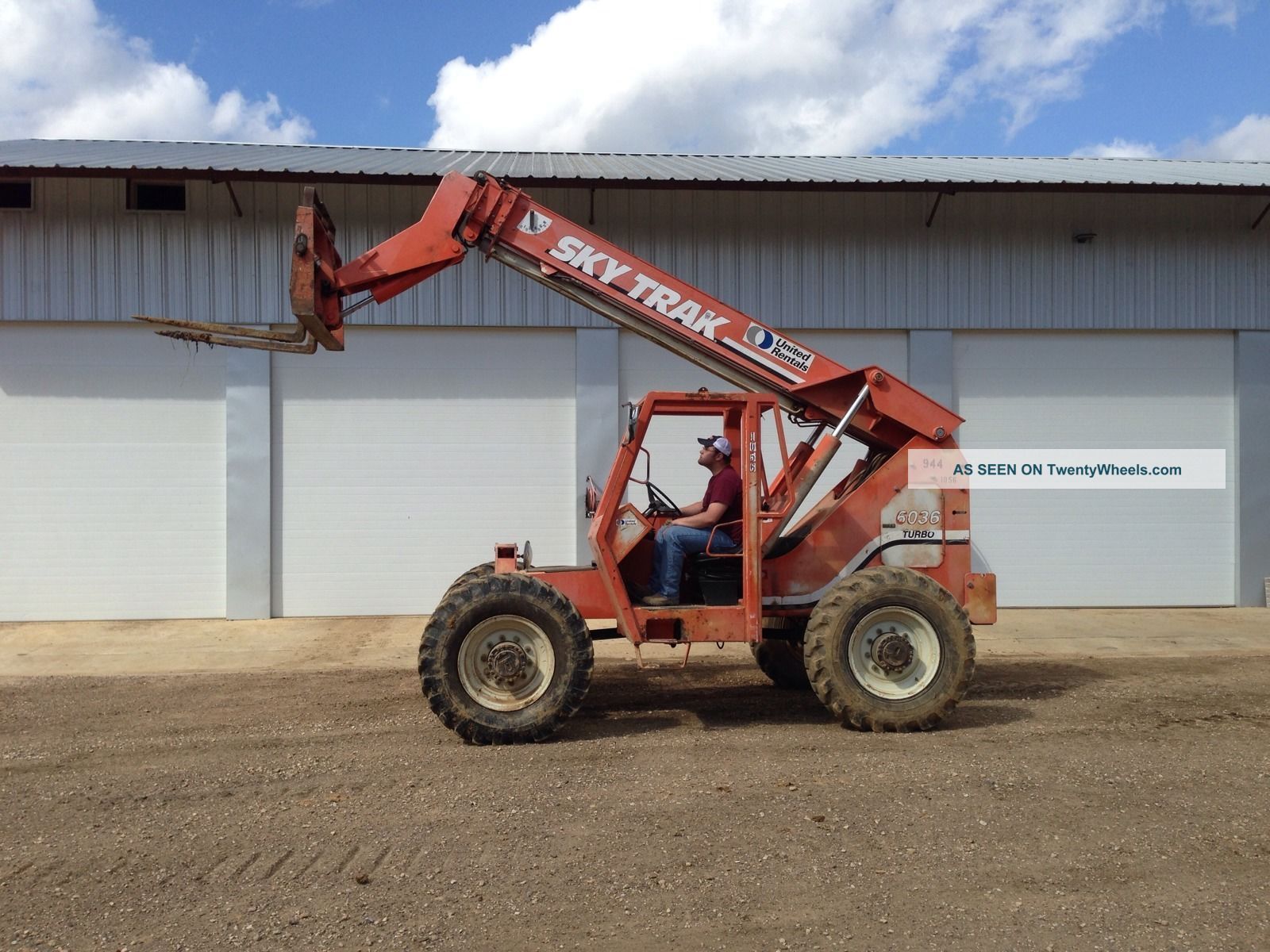 Telescopic Forklift Forklifts photo