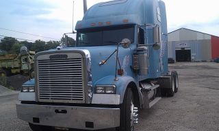 1995 Freightliner Classic photo