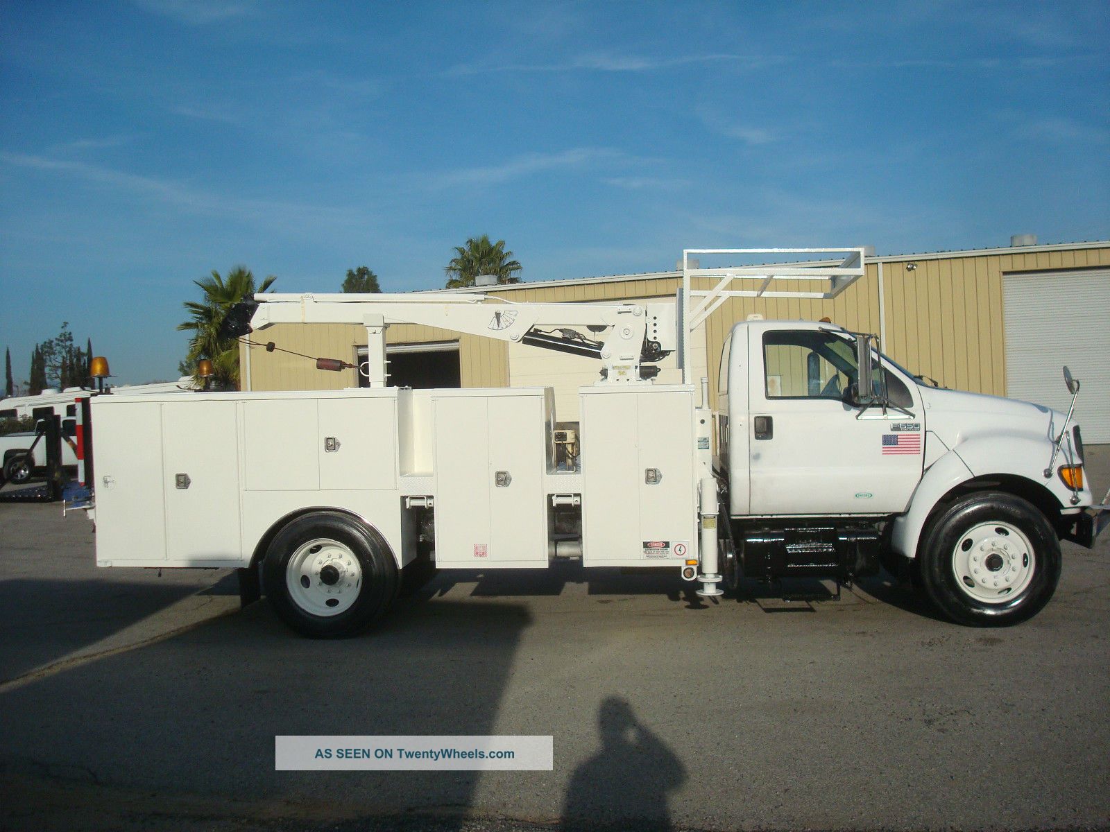 2000 Ford F650 Utility / Service Trucks photo
