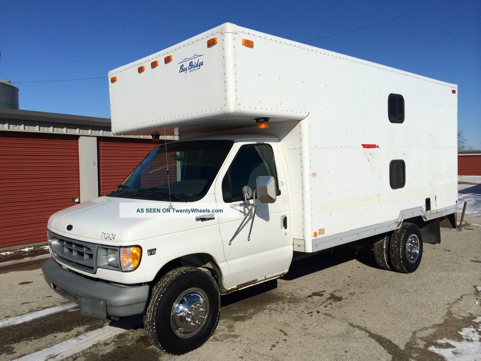 1999 Ford E - 450 Financing Available Box Trucks / Cube Vans photo
