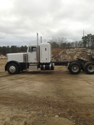 1990 Peterbilt 379 photo