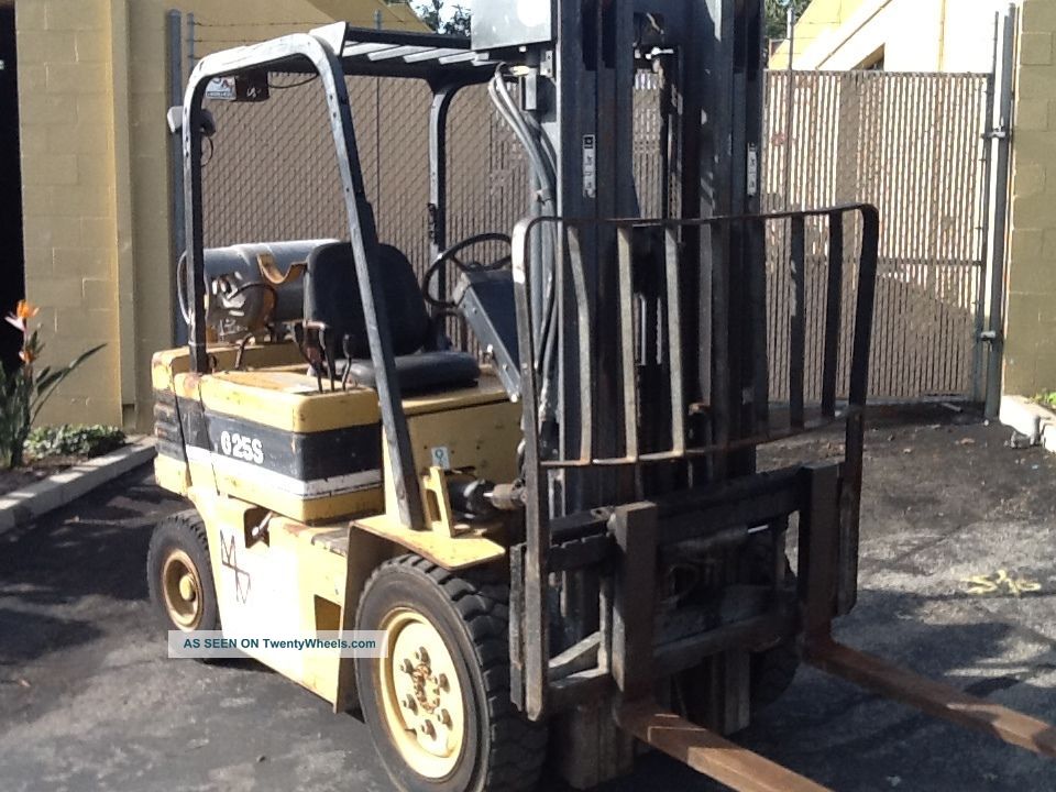 5,  000 Lbs Capacity Forklift Pneumatic Tire Daewoo (doosan) G25s Forklifts photo