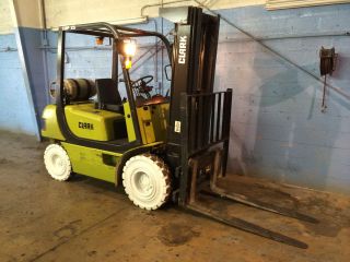 2005 Clark Cmp - 25,  5000,  Lpg,  3 Stage,  Side - Shift,  Pnuematic Tire,  2800hrs photo