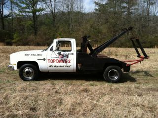 1984 Chevrolet C30 Camper Special Tow Truck photo