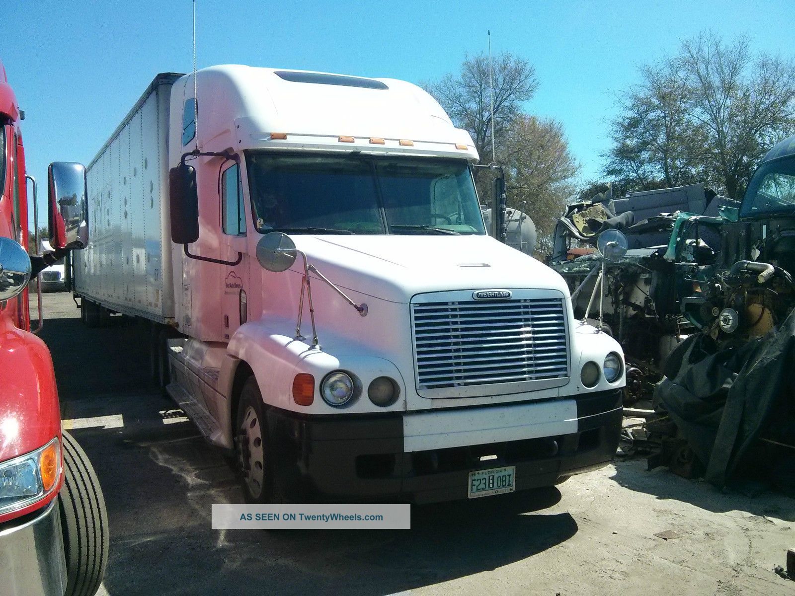 2000 Freightliner Century Sleeper Semi Trucks photo