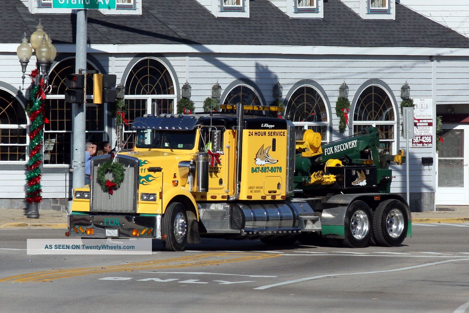 1984 Kenworth W - 9 Short Nose Wreckers photo