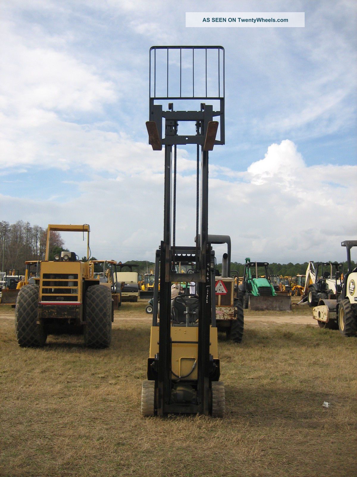 Hyster 3000lb Capacity Forklift Propane 42 " Forks 130 " Lift,