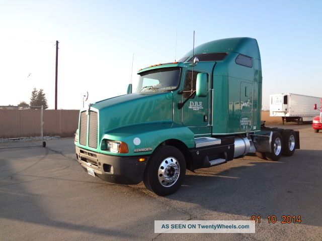 2006 Kenworth T600 Sleeper Semi Trucks photo