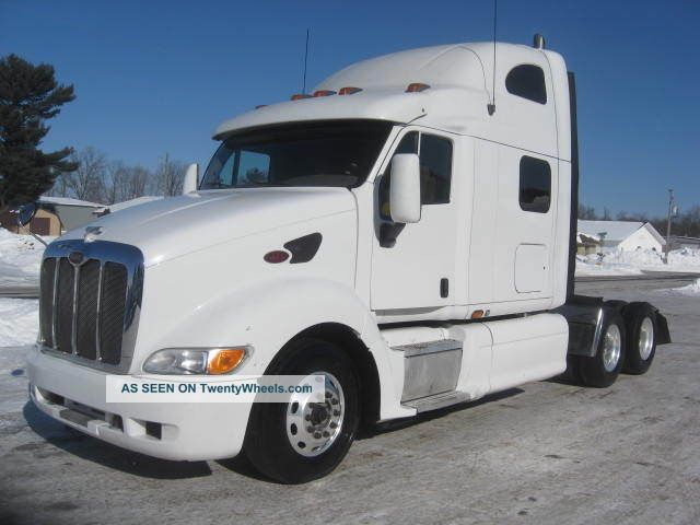 2007 Peterbilt 387 Sleeper Semi Trucks photo