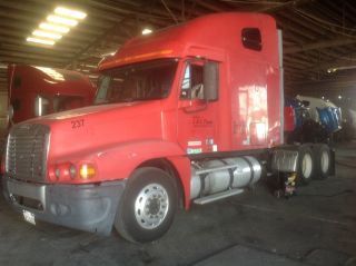 2005 Freightliner Century photo