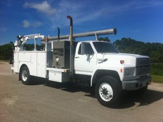 1987 Ford F800 photo