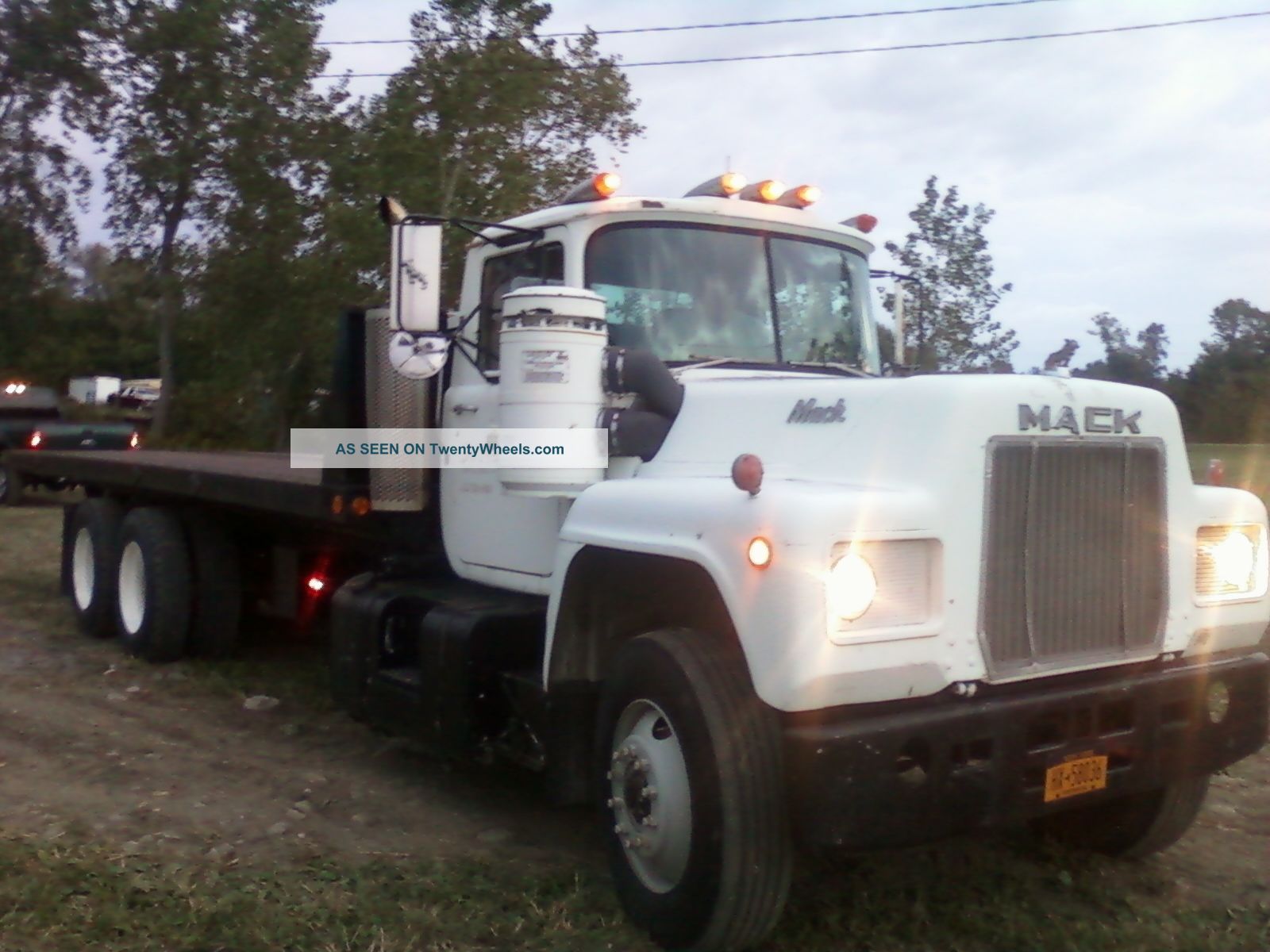 1980 Mack R686st Daycab Semi Trucks photo